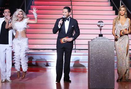 نايا تفوز بجدارة كأس  Dancing with the Stars